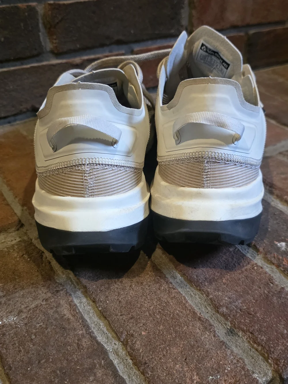 Vasque Men's size 11 Re:Connect Here Low Hiking Shoe